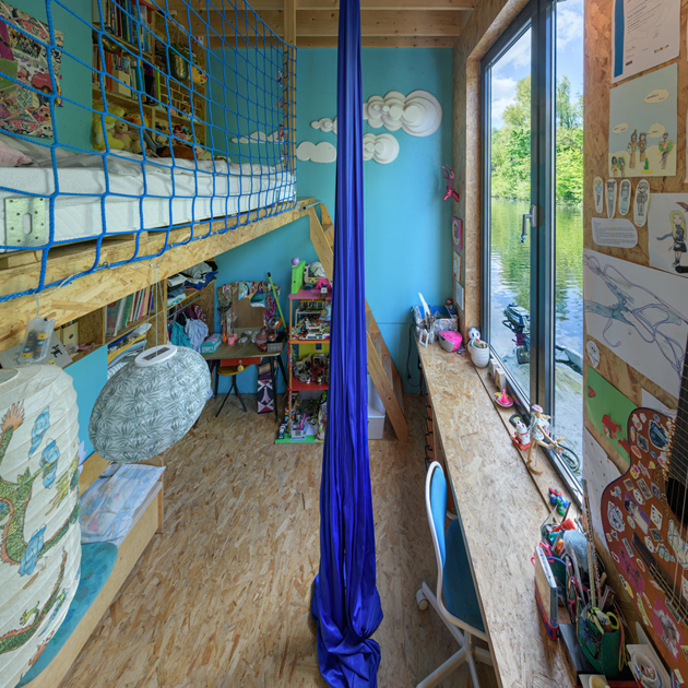 2023-Woonboot-630x630-interieur-slaapkamer