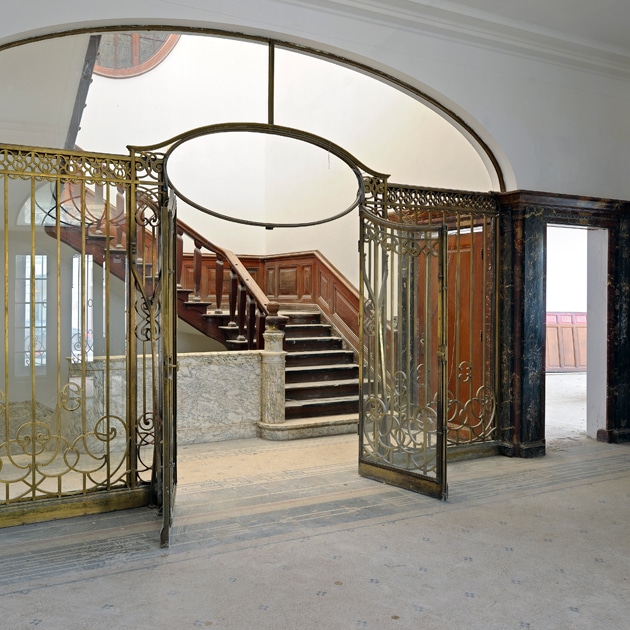 2023-de-Tempel-630x630-entrance-stairs